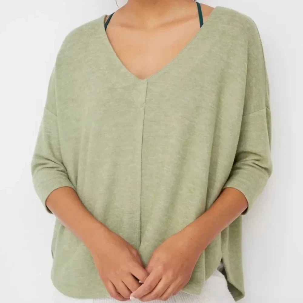Anthropologie Saturday Sunday Medium Top Georgie Plush Knit V-Neck Green